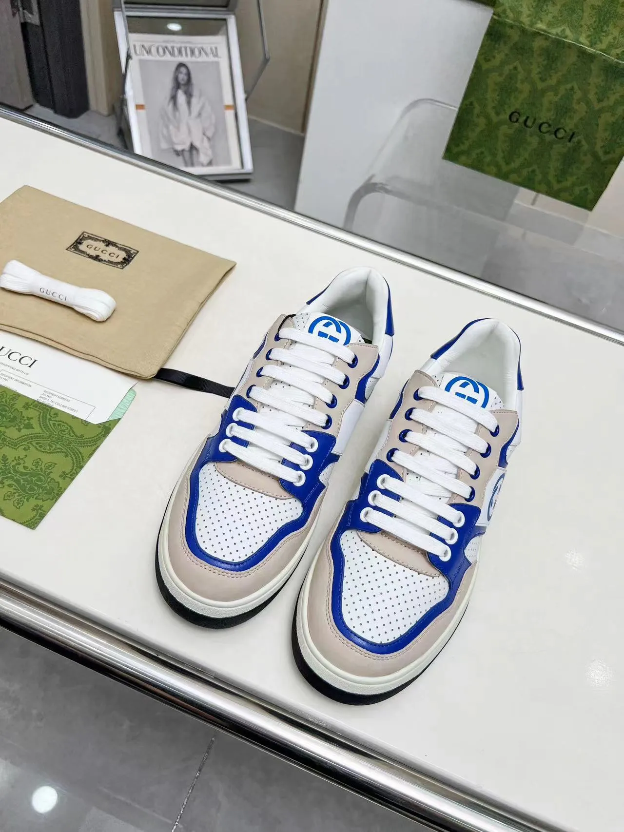 P620 💞💞Gucci G Home’s latest popular sports shoes, couple’s style, casual, retro white shoes 🌸🌸🌸 New popular series. The exquisite and compact interlocking double G logo romantically interprets the aesthetic concept of this series. Made of off-white leather, retro inspiration is cleverly blended into the sneaker design to reinterpret the brand logo. Exquisitely packaged at the delivery counter 🛍📦 ▪️Fabric: Original custom-made imported first-layer cowhide leather ▪️Lining: Original custom-made imported cowhide lining ▪️Outsole: Original molded two-color TPU outsole ▪️Size: Women's 35-40 / Men's 39-45